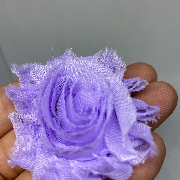 Lot of 24 Pastel Purple shabby flowers NEW DIY - Picture 4 of 4